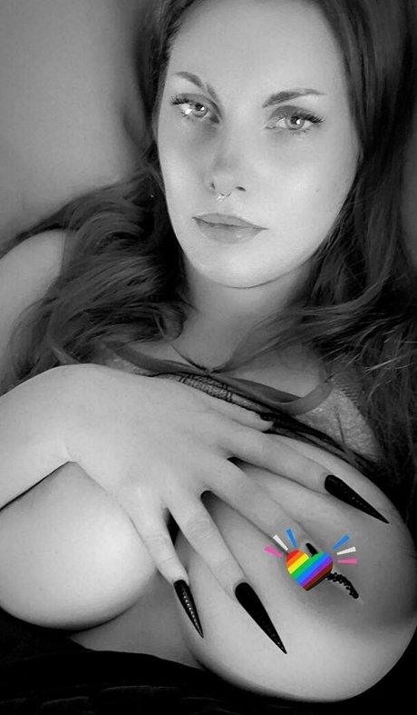 Rainia Belle photo 26