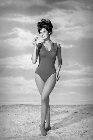 Raquel Welch photo 78