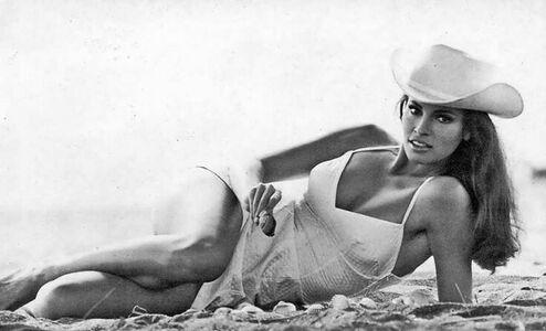 Raquel Welch photo 87