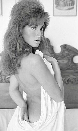 Raquel Welch photo 123