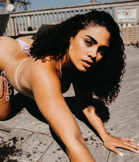 Ravyn Rochelle photo 35