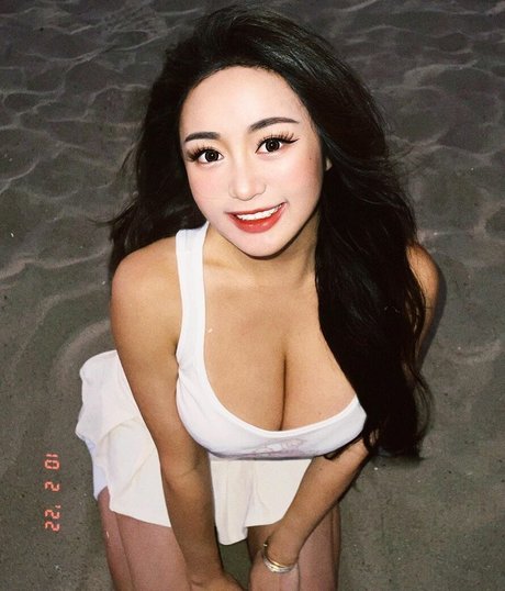 Rebecca Liu photo 191
