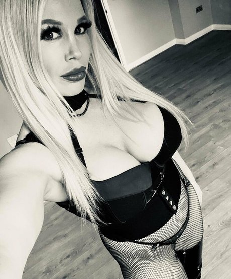 Rebeccamorefree photo 18