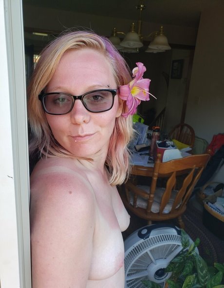 Redhead_raven photo 7