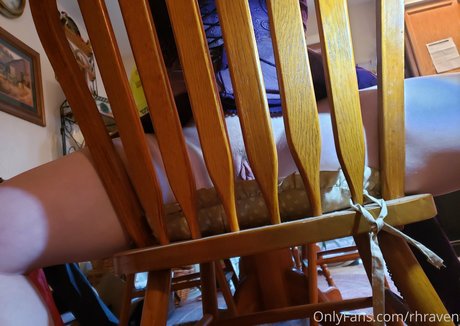 Redhead_raven photo 12