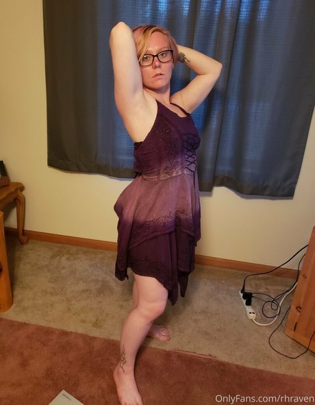 Redhead_raven photo 34