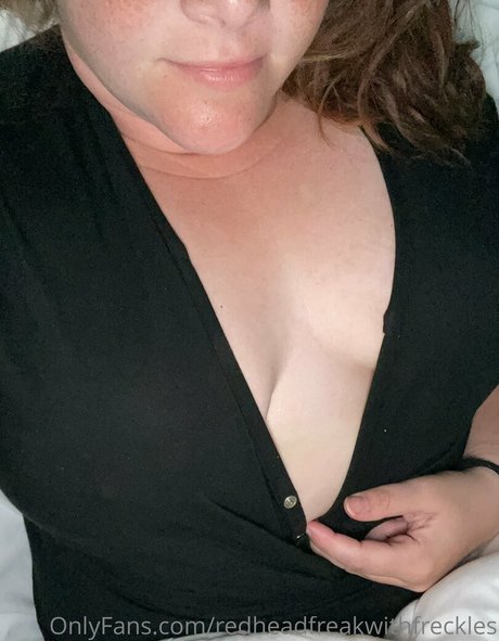 Redheadfreakwithfreckles photo 2