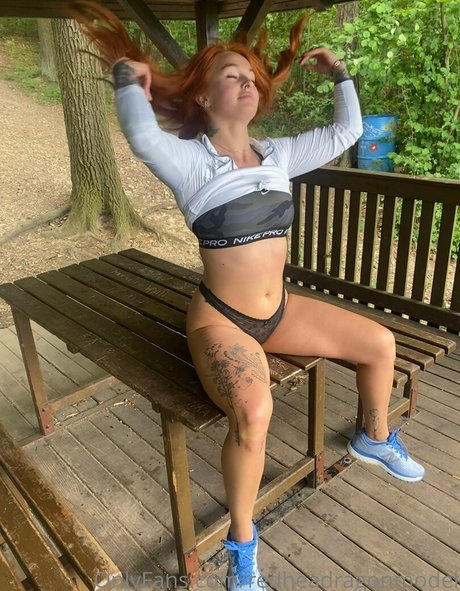 Redheadragonmodel photo 45