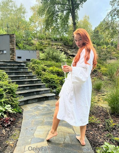 Redheadragonvip photo 100