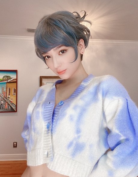 Rei Yoshida photo 9