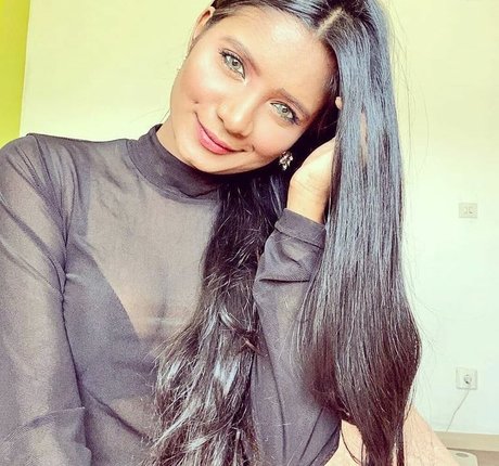 Resha Antony photo 14