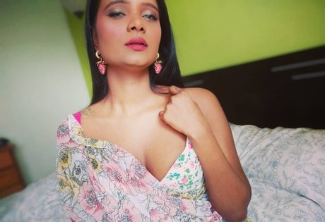 Resha Antony photo 18