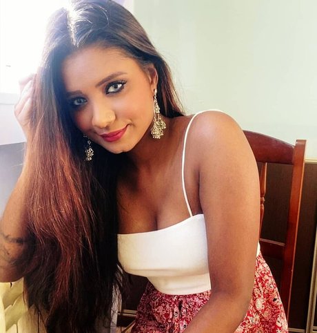 Resha Antony photo 62