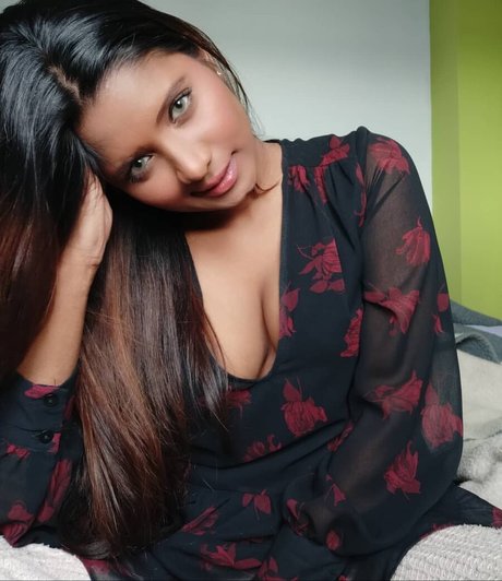 Resha Antony photo 77