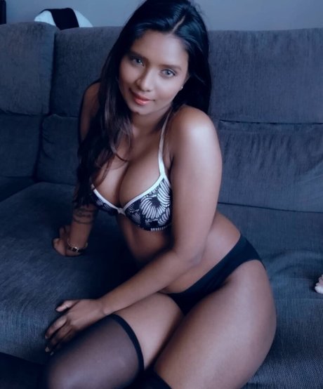 Resha Antony photo 82