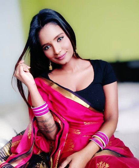 Resha Antony photo 84