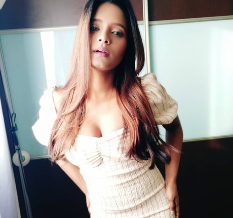 Resha Antony photo 85