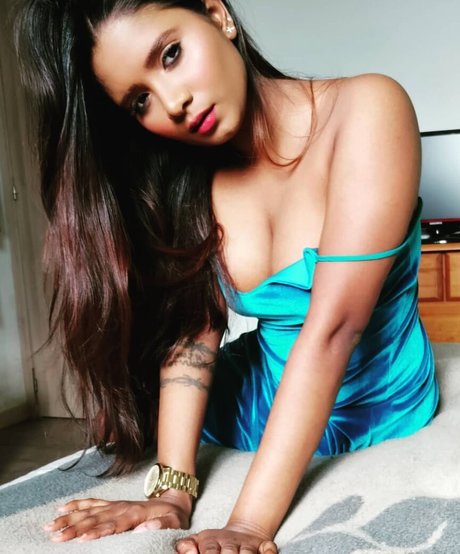 Resha Antony photo 96