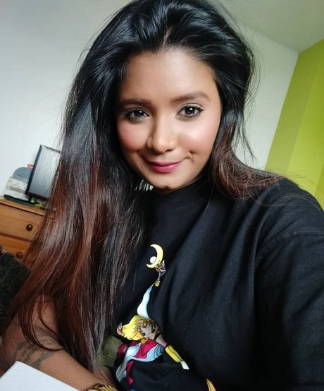 Resha Antony photo 97