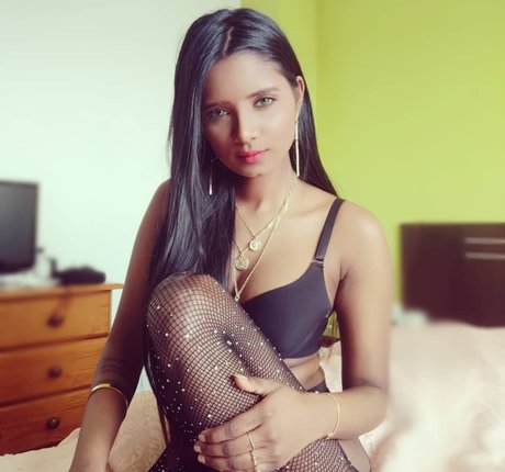 Resha Antony photo 300