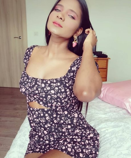 Resha Antony photo 304