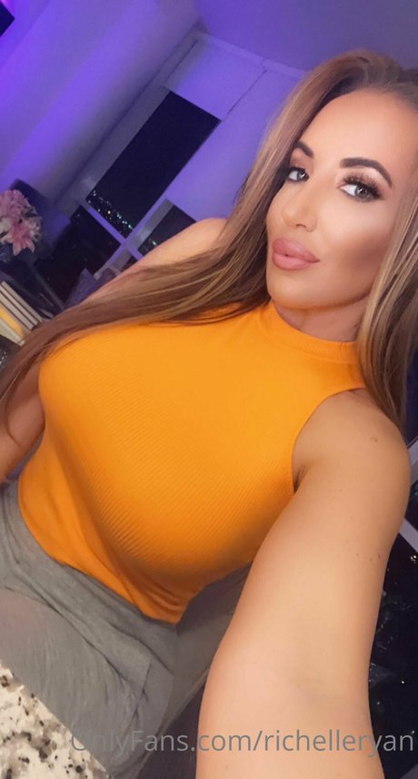 Richelle Ryan photo 46