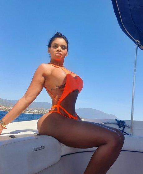 Rihanna Miller photo 22