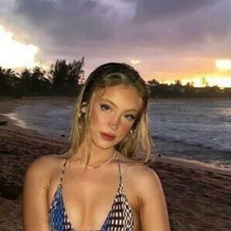 Riley Hubatka photo 25