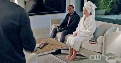 Rose McIver photo 6