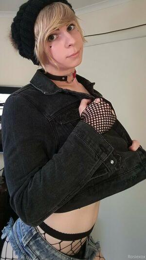 rosiexox2 photo 3