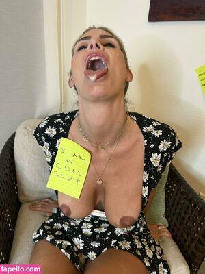 Roslyn Levy photo 36