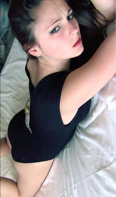 Roxane ASMR photo 11