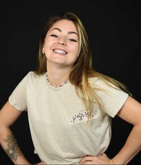 Roxane ASMR photo 36