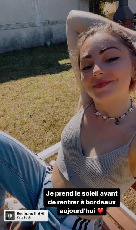 Roxane ASMR photo 39