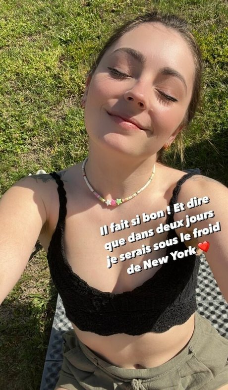 Roxane ASMR photo 48