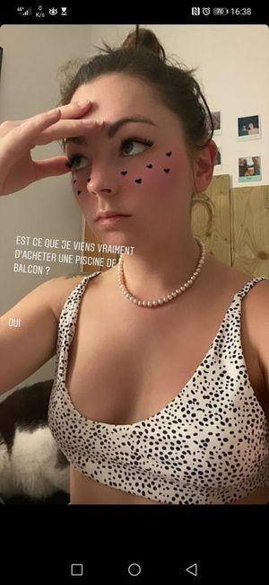 Roxane ASMR photo 12
