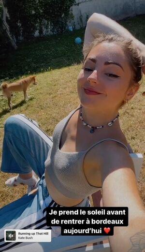 Roxane ASMR photo 36
