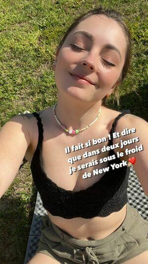 Roxane ASMR photo 46