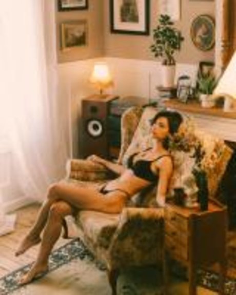 Roxane Eylaud photo 42