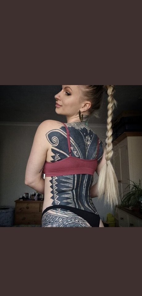 Ruby True Asmr photo 3