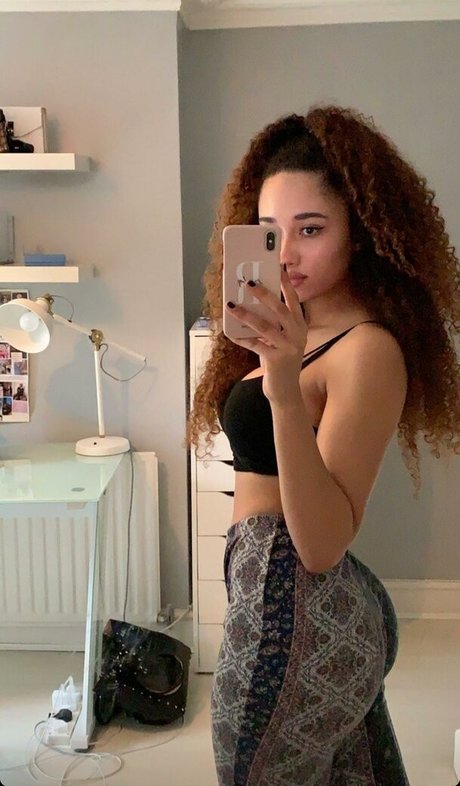 Rubyellaaa0 photo 18