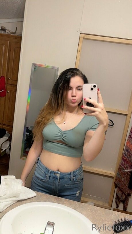 Ryliefoxx_free photo 19