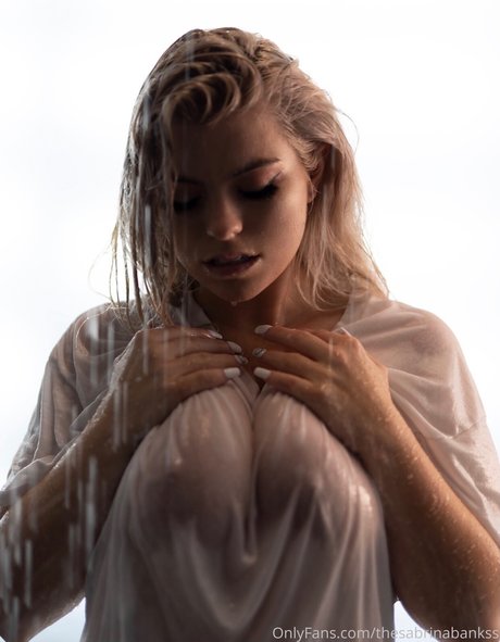 Sabrina Banks photo 1