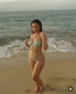 Sabrina Claudio photo 7