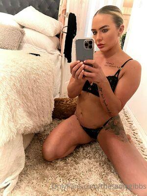 Sadie Gibbs photo 1