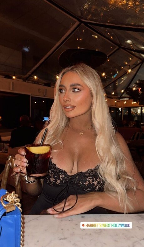 Saffron Barker photo 9