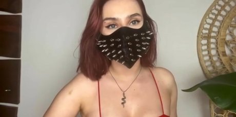 Saint Shinaina photo 2