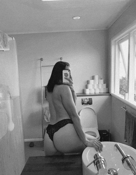Saintjessie photo 9