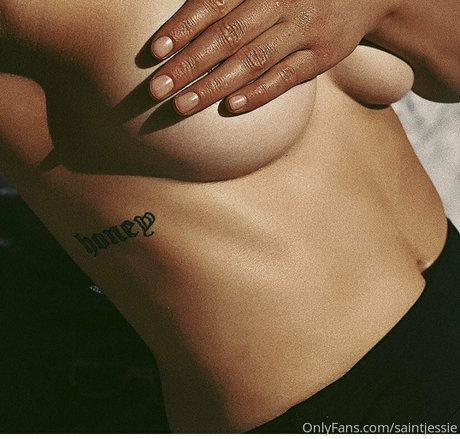 Saintjessie photo 13