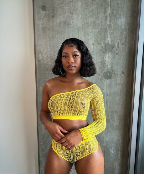 Saleema Mansur photo 219